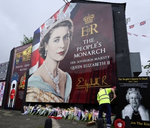 No tears for Elizabeth ll says